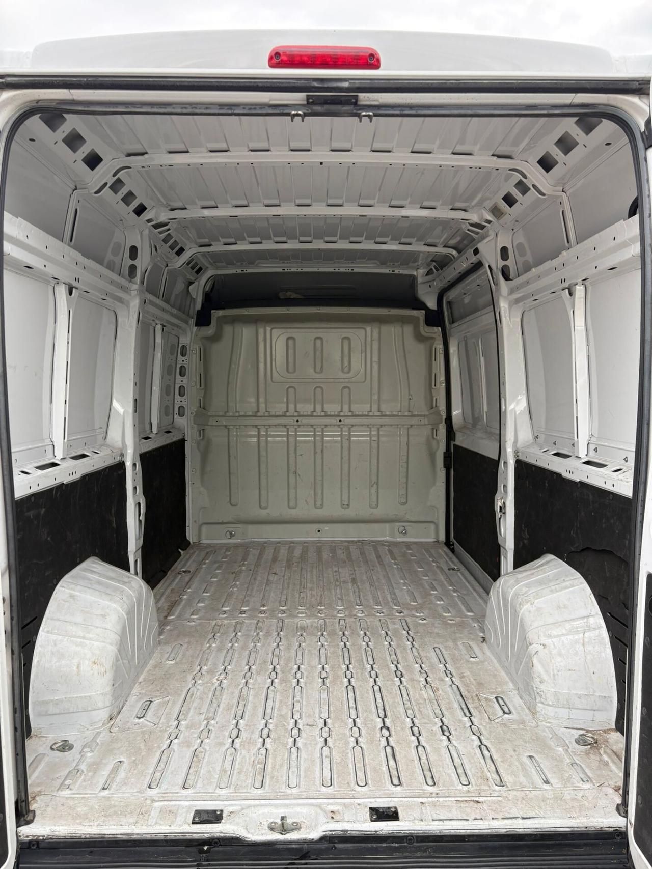 PEUGEOT Boxer 2.2BHDi 140 S&S L2H2 - 2023