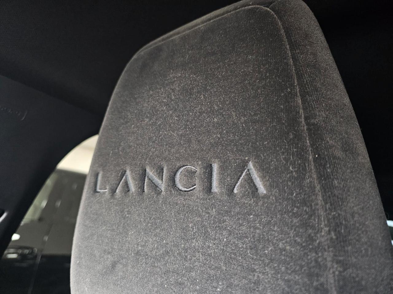 NUOVA LANCIA YPSILON IBRIDA LX 1.2 IBRIDO 81KW (110CV) CAMBIO AUTOMATICO