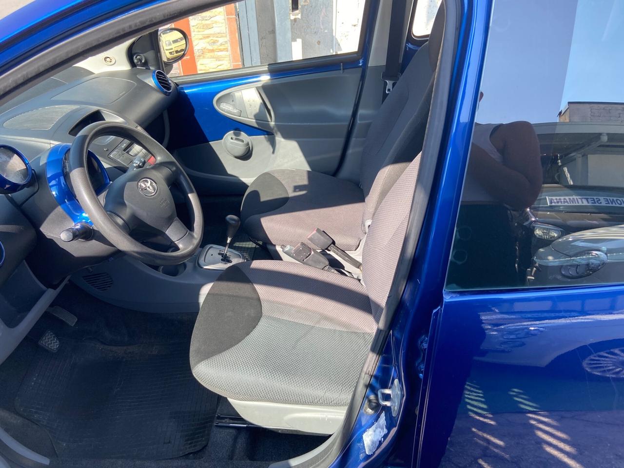Toyota Aygo 1.0 12V VVT-i 5 porte AUTOMATICA