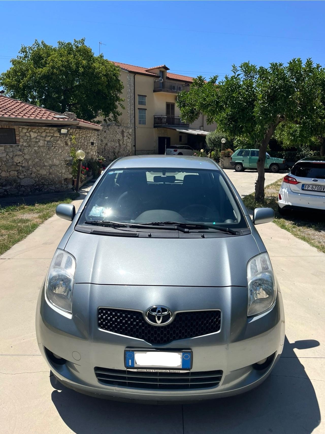 Toyota Yaris 1.4 D-4D Navi 90CV EUOR4 1PROPRIETA POCHI KM 120M CERTIFI