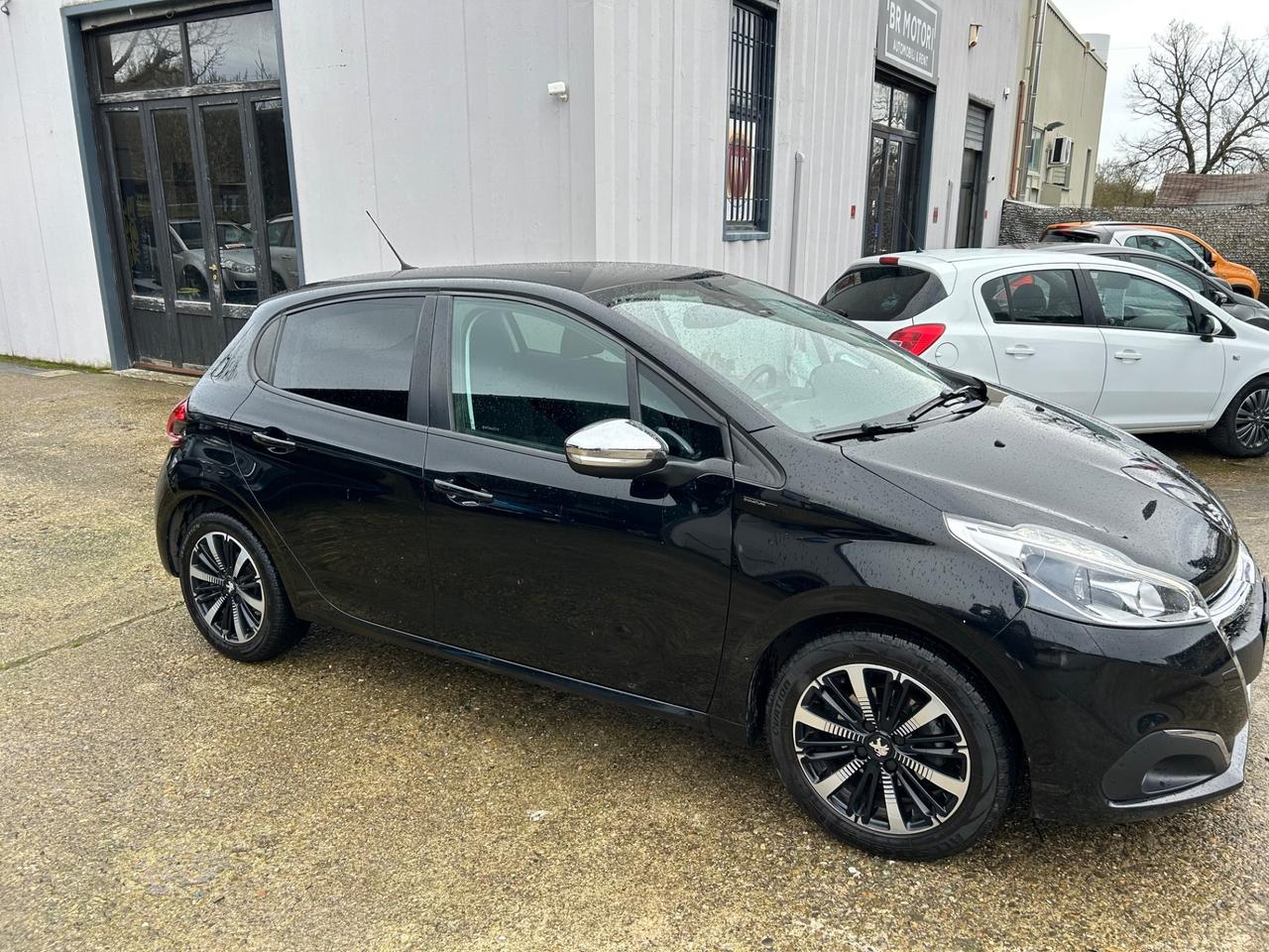 Peugeot 208 BlueHDi 100 S&S 5 porte Signature