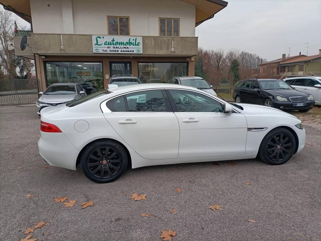 Jaguar XE 2.0 D Turbo 180CV aut. Prestige