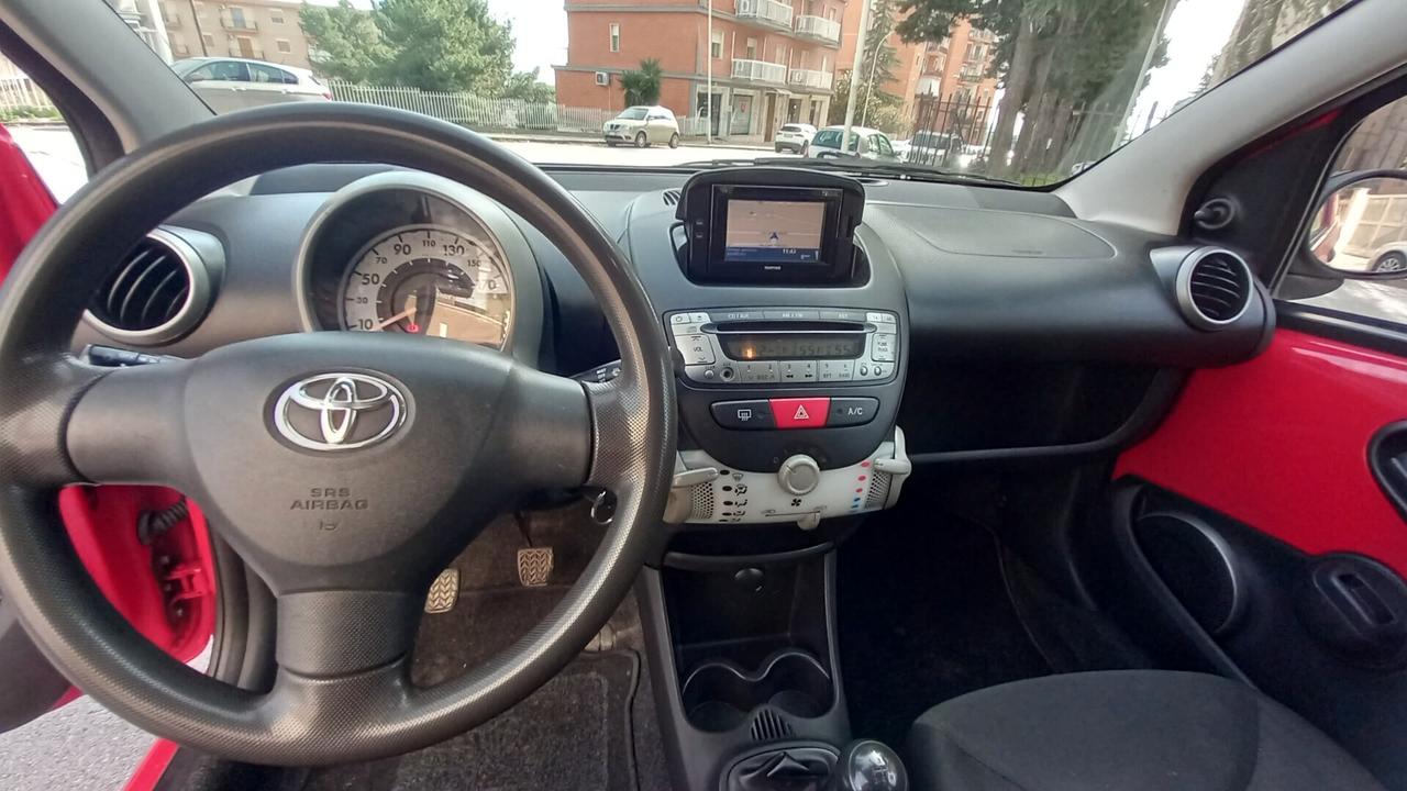 Toyota Aygo 1.0 12V VVT-i 3 porte Lounge Connect MMT