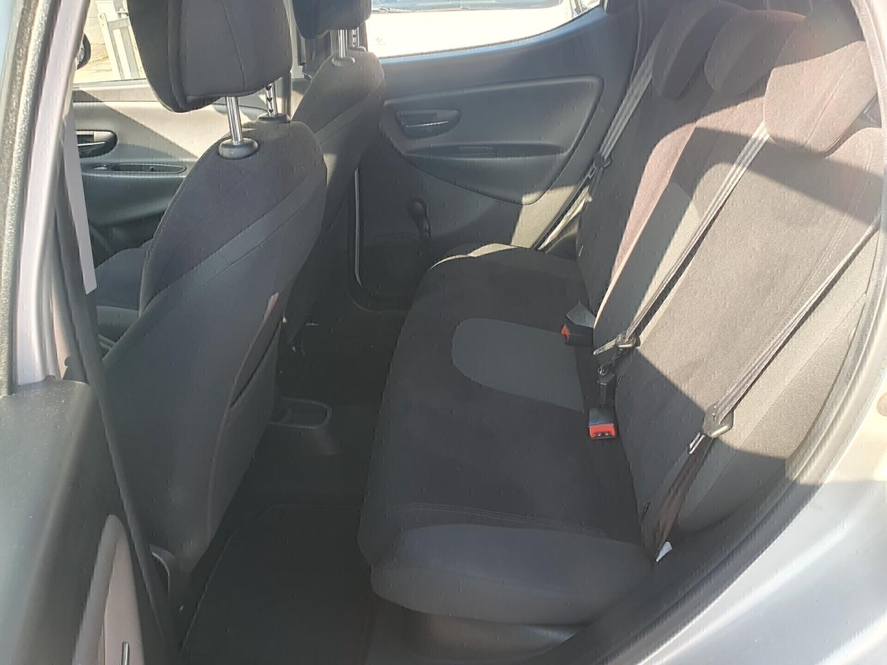 Lancia Ypsilon 1.2 benzina GPL Neopatent 2013
