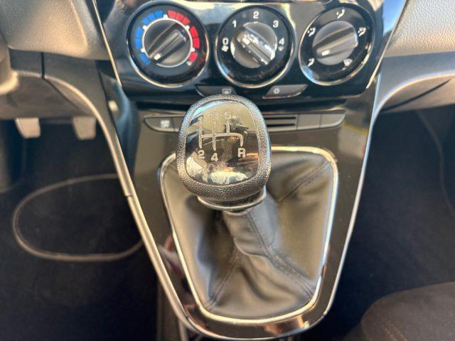 LANCIA Ypsilon 1.2 69 CV 5 porte Silver OK NEOPATENTATI
