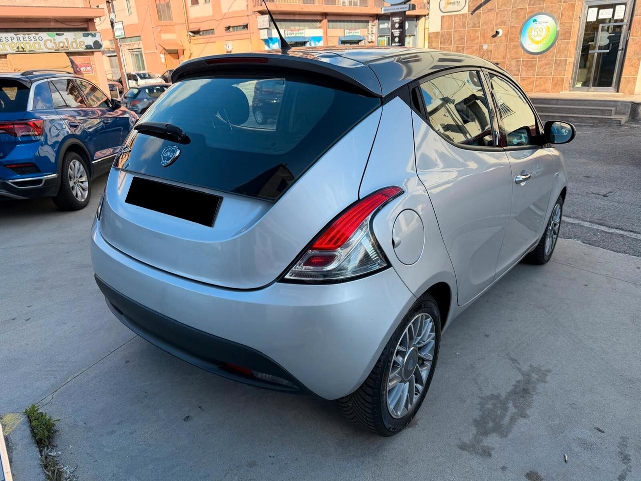 Lancia Ypsilon 0.9 TwinAir 85 CV 5 porte S&S Platinum
