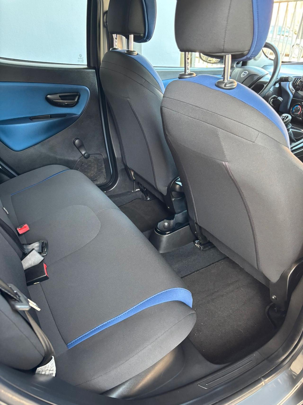 Lancia Ypsilon 1.2 69 CV 5 porte GPL Ecochic Silver