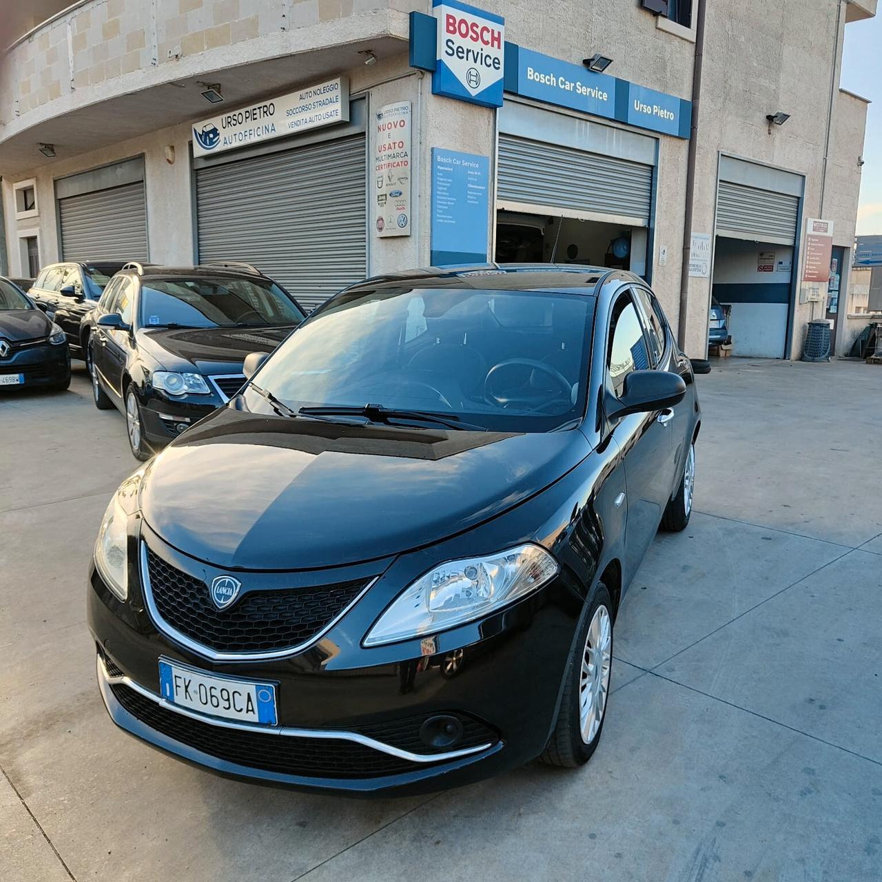 Lancia Ypsilon 1.2 69 CV 5 porte GPL Ecochic Silver