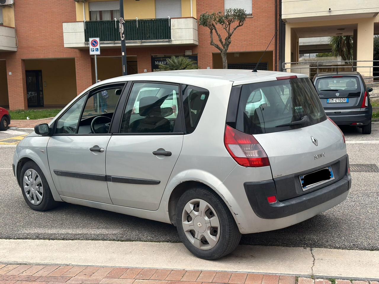 Renault Scenic Scénic 1.9 dCi Confort Dynamique