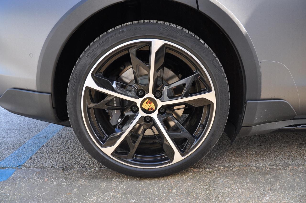 Porsche Taycan 4 Cross Turismo