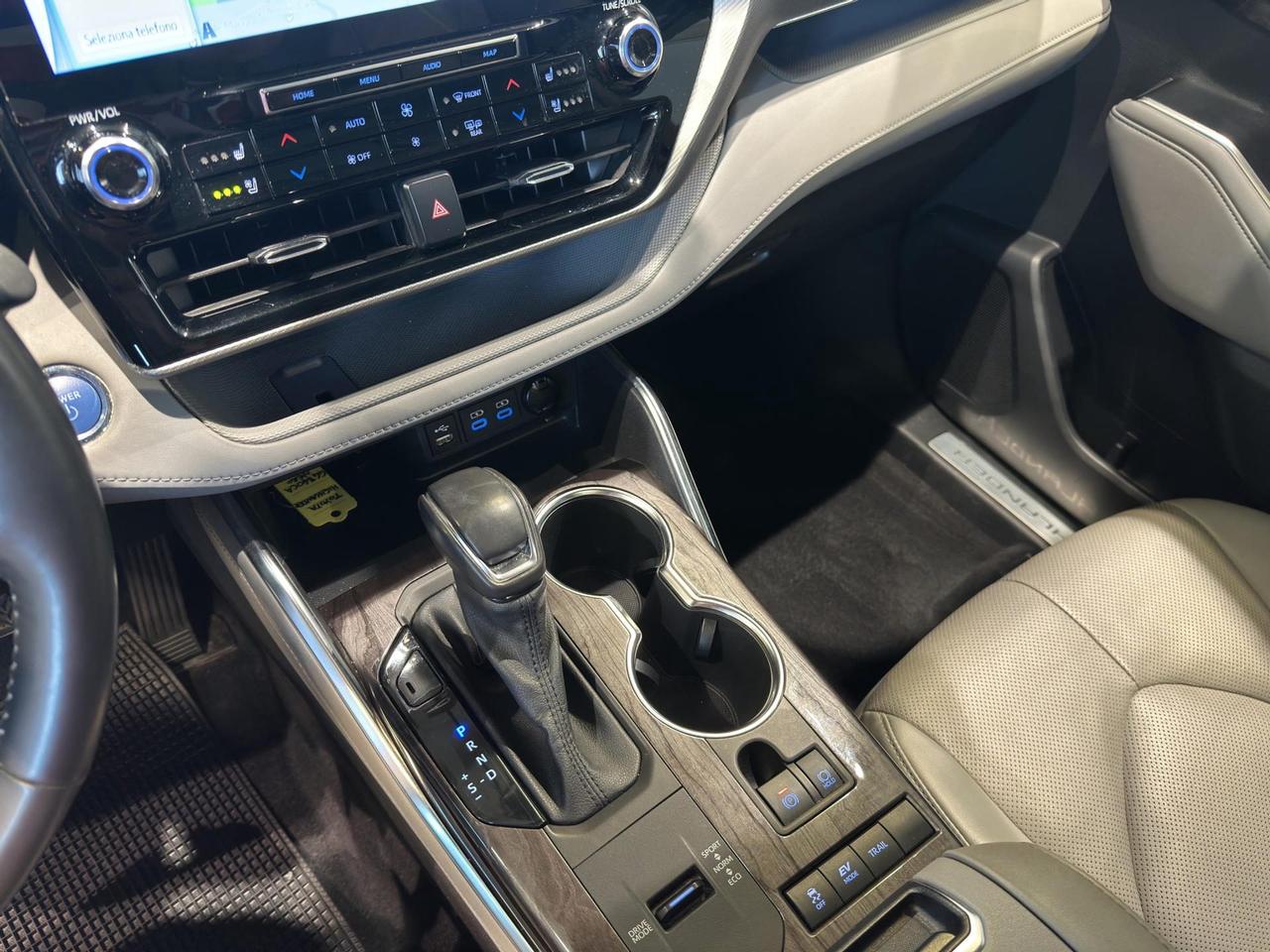 Toyota Highlander 2.5h Executive e-cvt