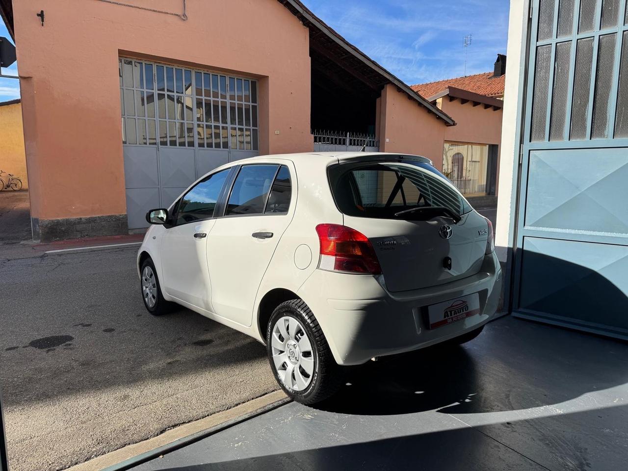 Toyota Yaris 1.0 5 porte