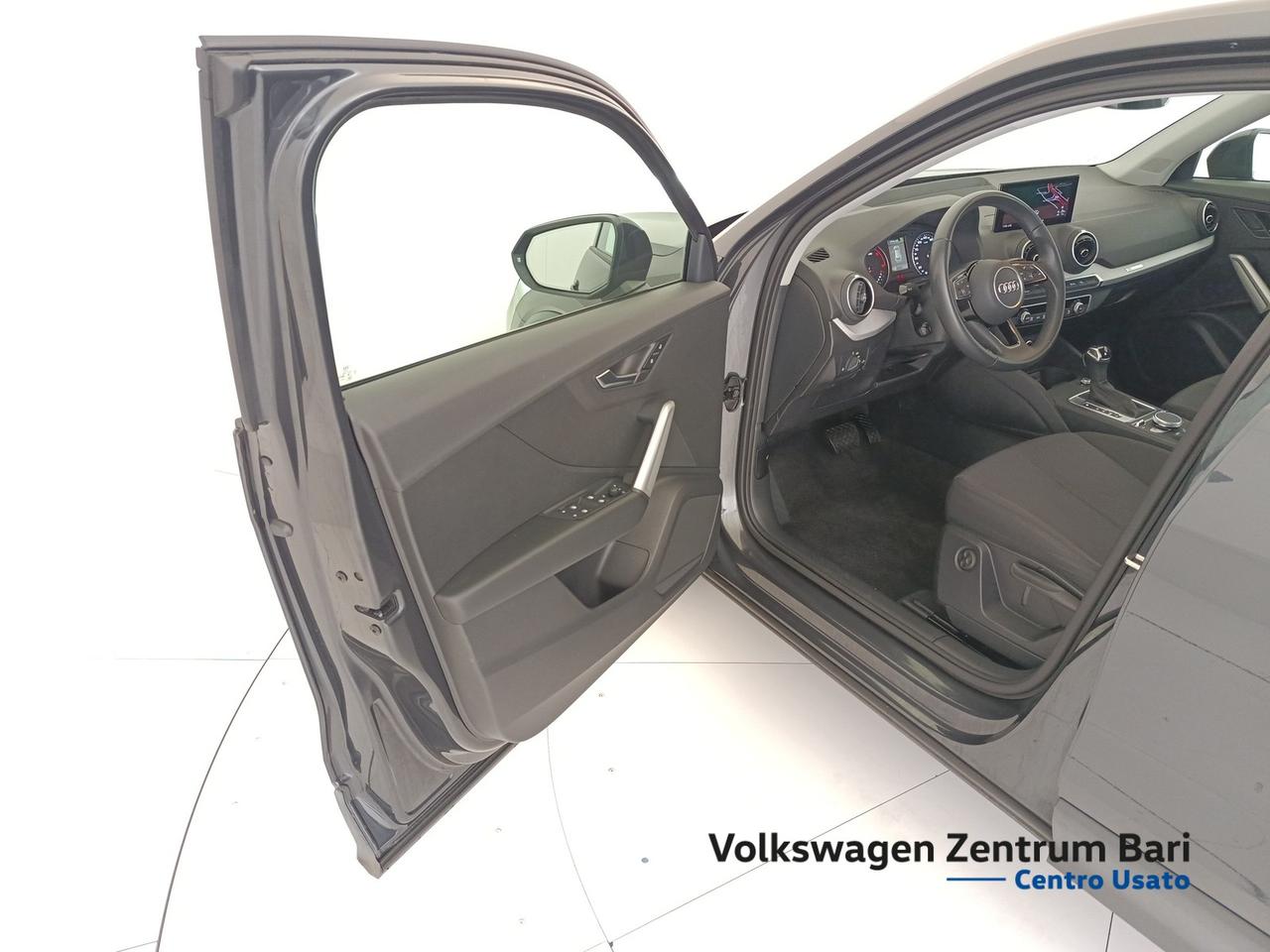 Audi Q2 35 2.0 tdi business s-tronic