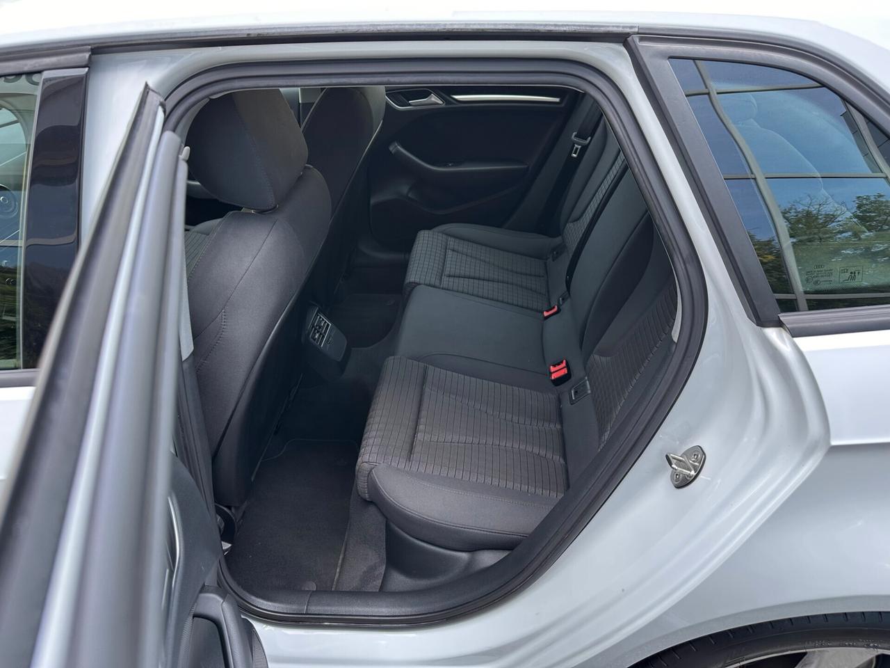 Audi A3 SPB 1.6 TDI 116 CV S tronic Sport