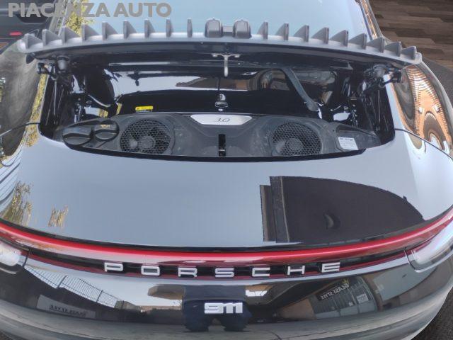 PORSCHE 992 Carrera