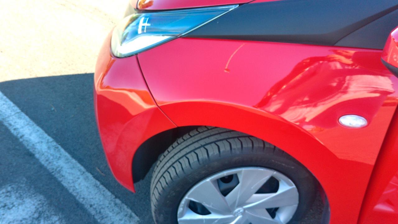 Toyota Aygo 1.0 VVT-i 69 CV 5 porte x-cool TSS
