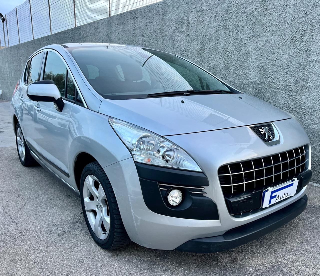 Peugeot 3008 2.0 HDi 150CV,Cambio Manuale,Navig.,Climatronic bizona,sensori di parch.