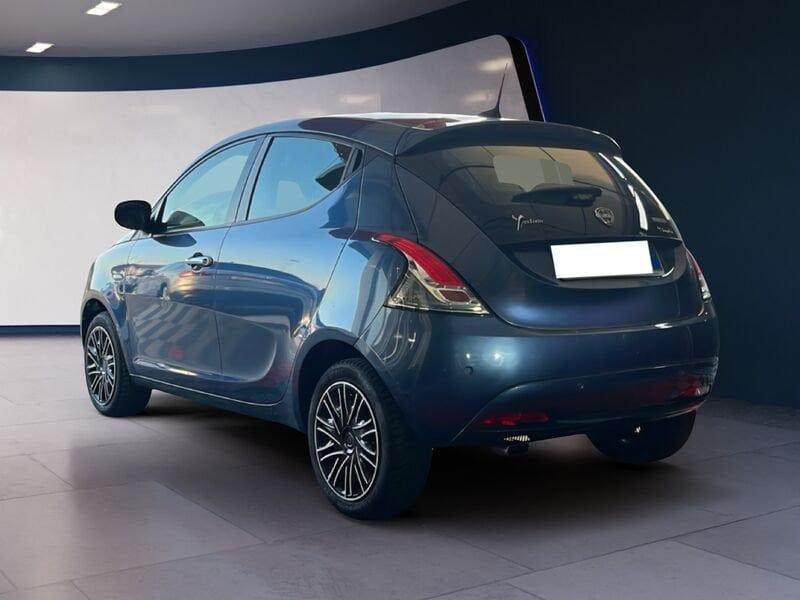Lancia Ypsilon 1.0 FireFly 70cv S&S Hybrid SILVER PLUS