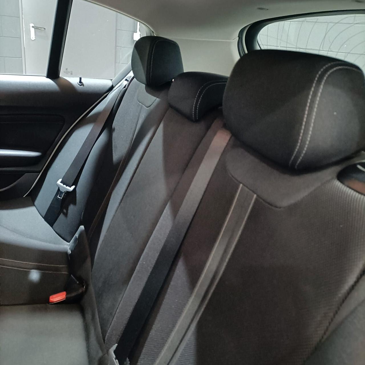 Bmw 116 116d 5p. Urban
