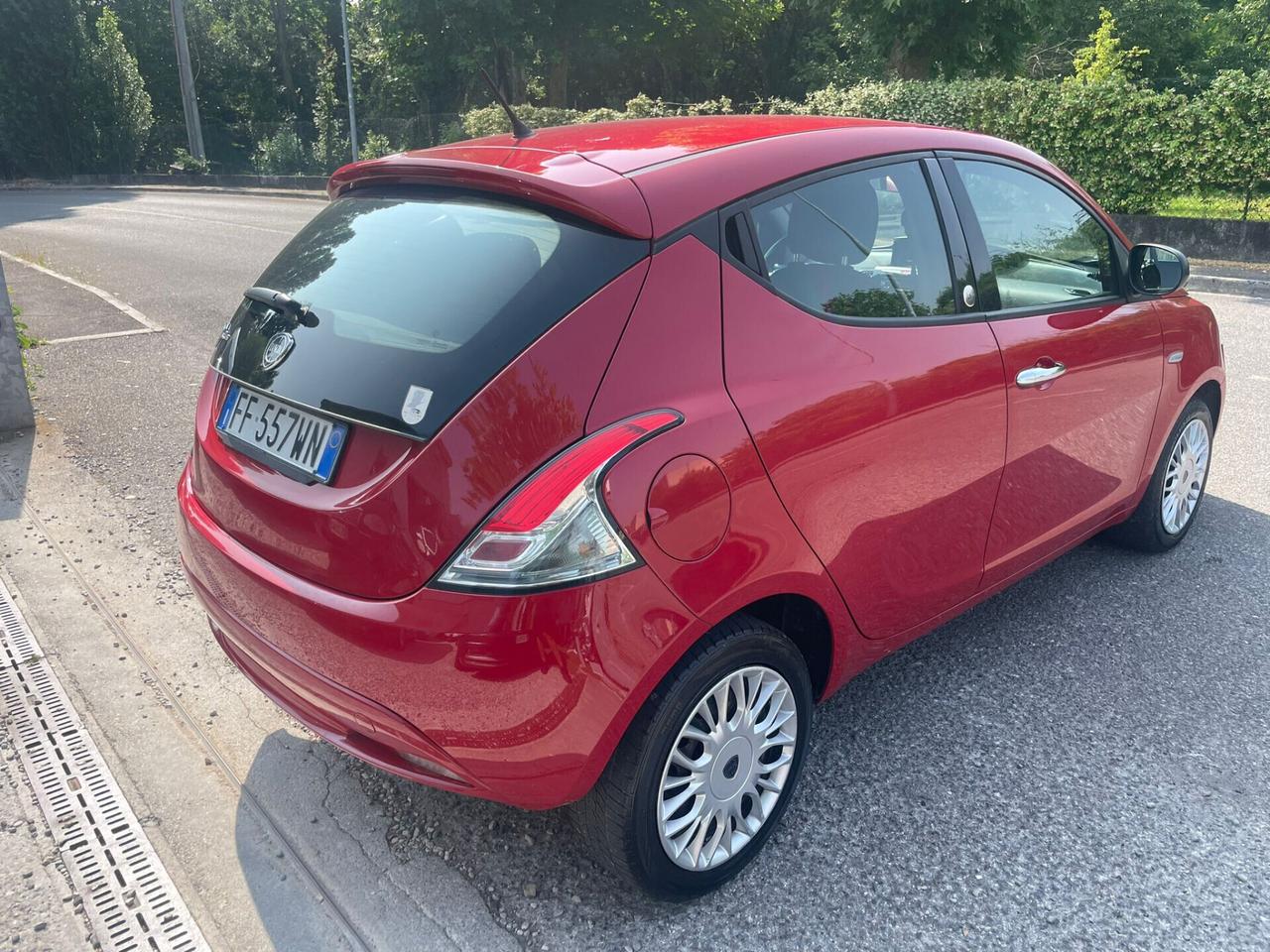 Lancia Ypsilon 1.2 69 CV 5 porte GPL Ecochic Silver