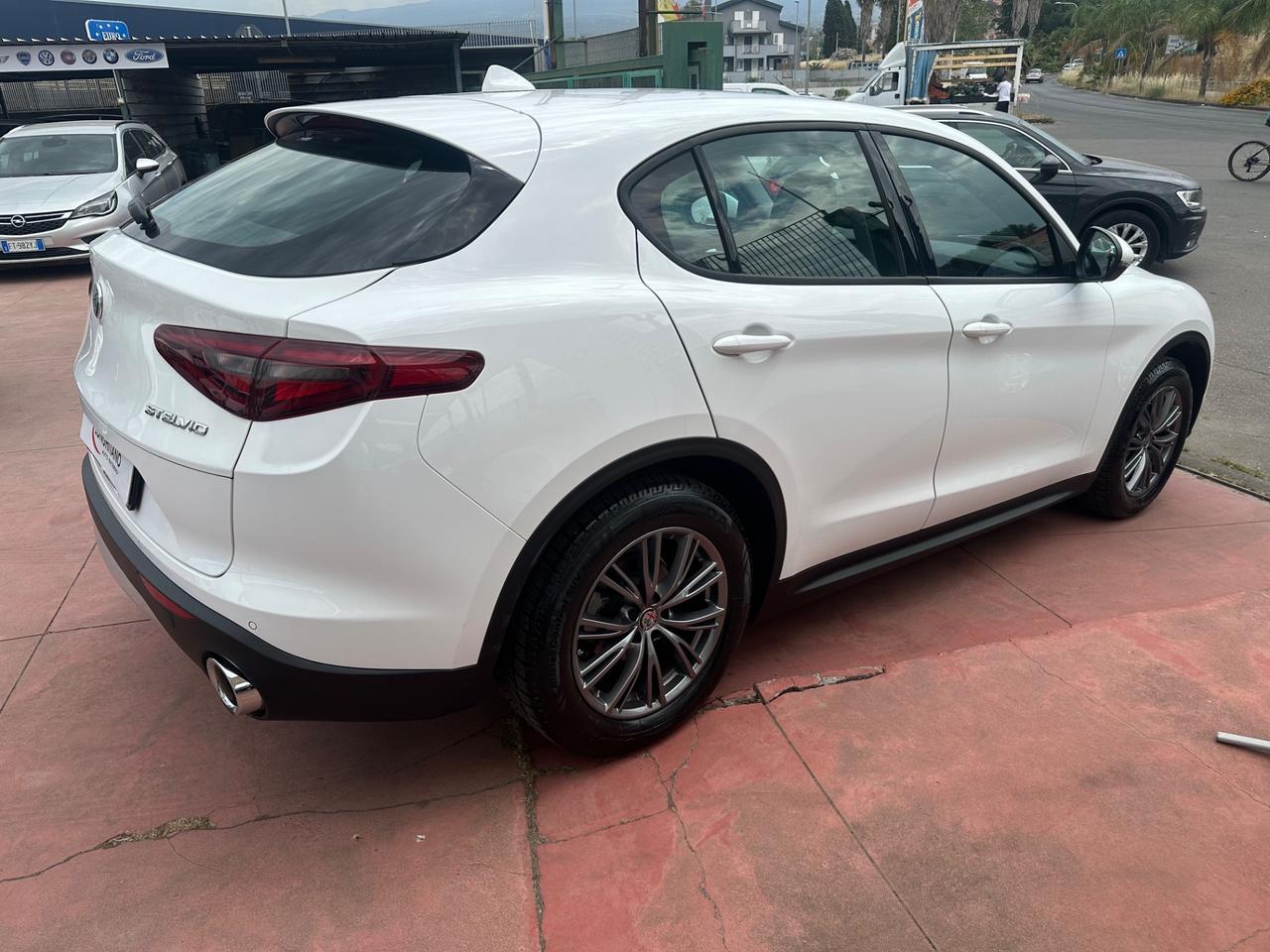 Alfa Romeo Stelvio 2.2 Turbodiesel 160 CV AT8 RWD