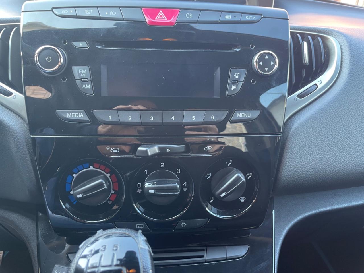 Lancia Ypsilon 1.2 69 CV 5 porte GPL Ecochic Gold