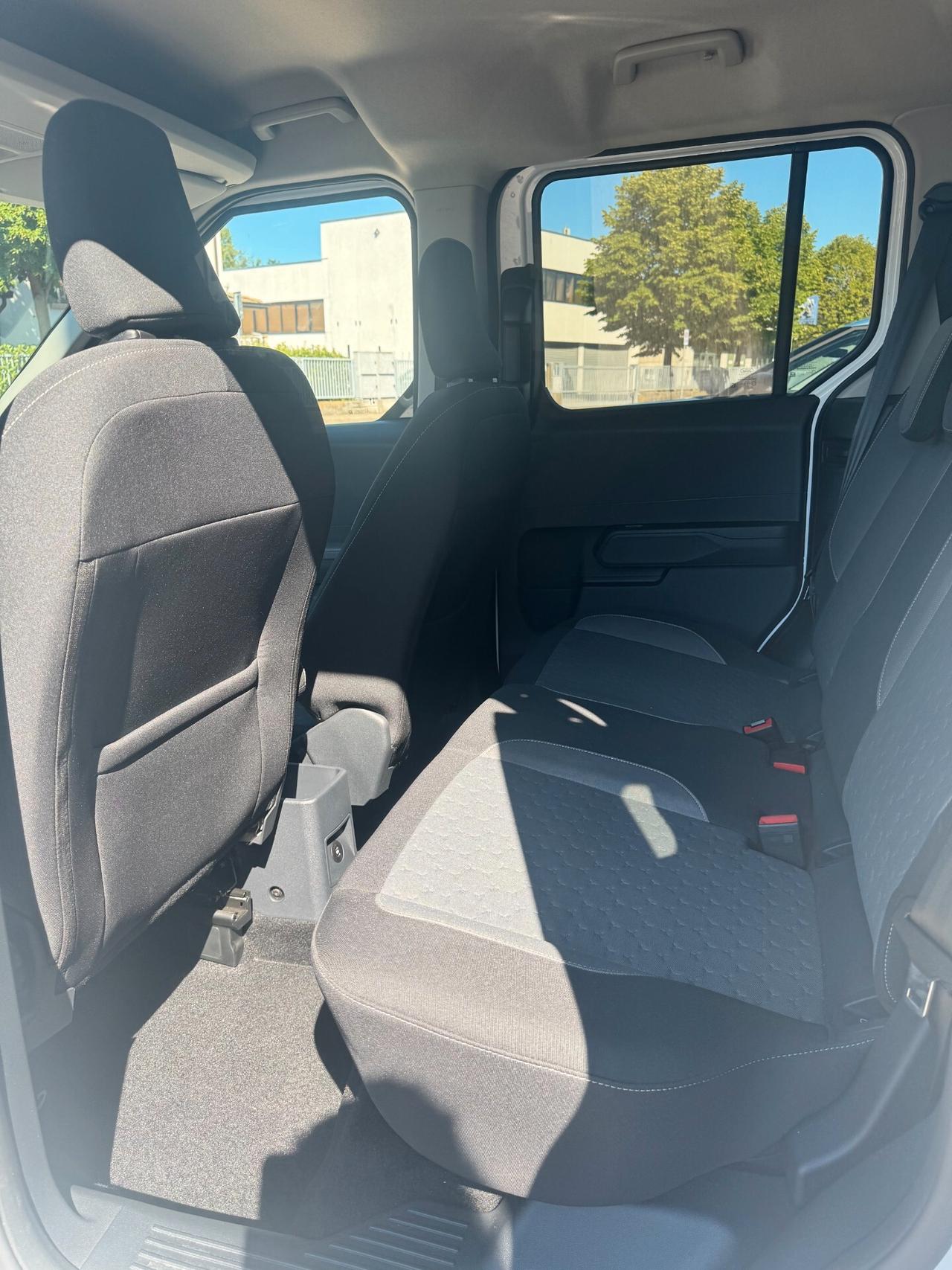Ford Tourneo Courier 1.0 EcoBoost Titanium