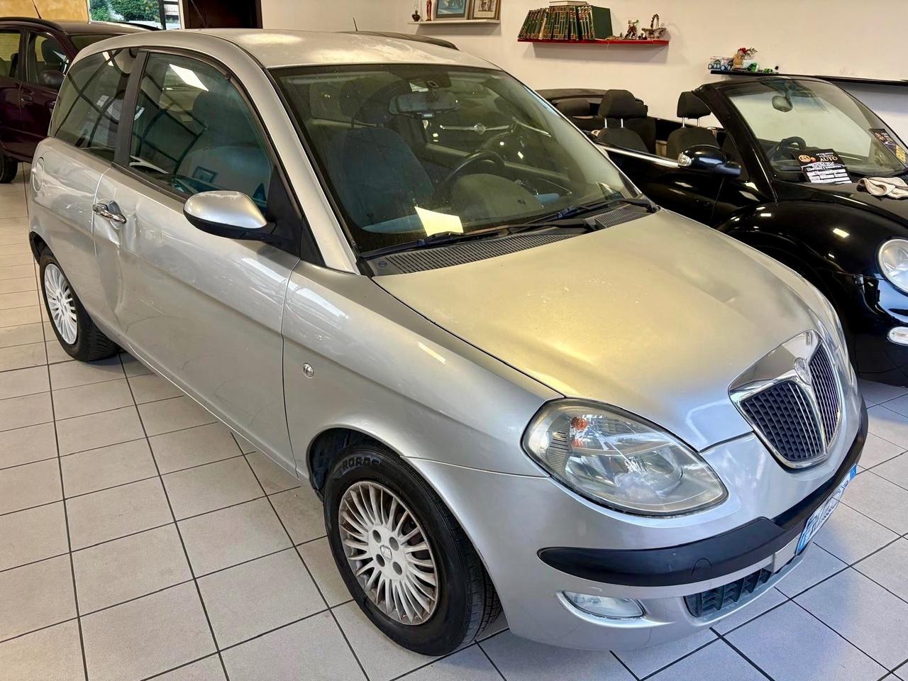 Lancia Ypsilon 1.2 benzina e GPL