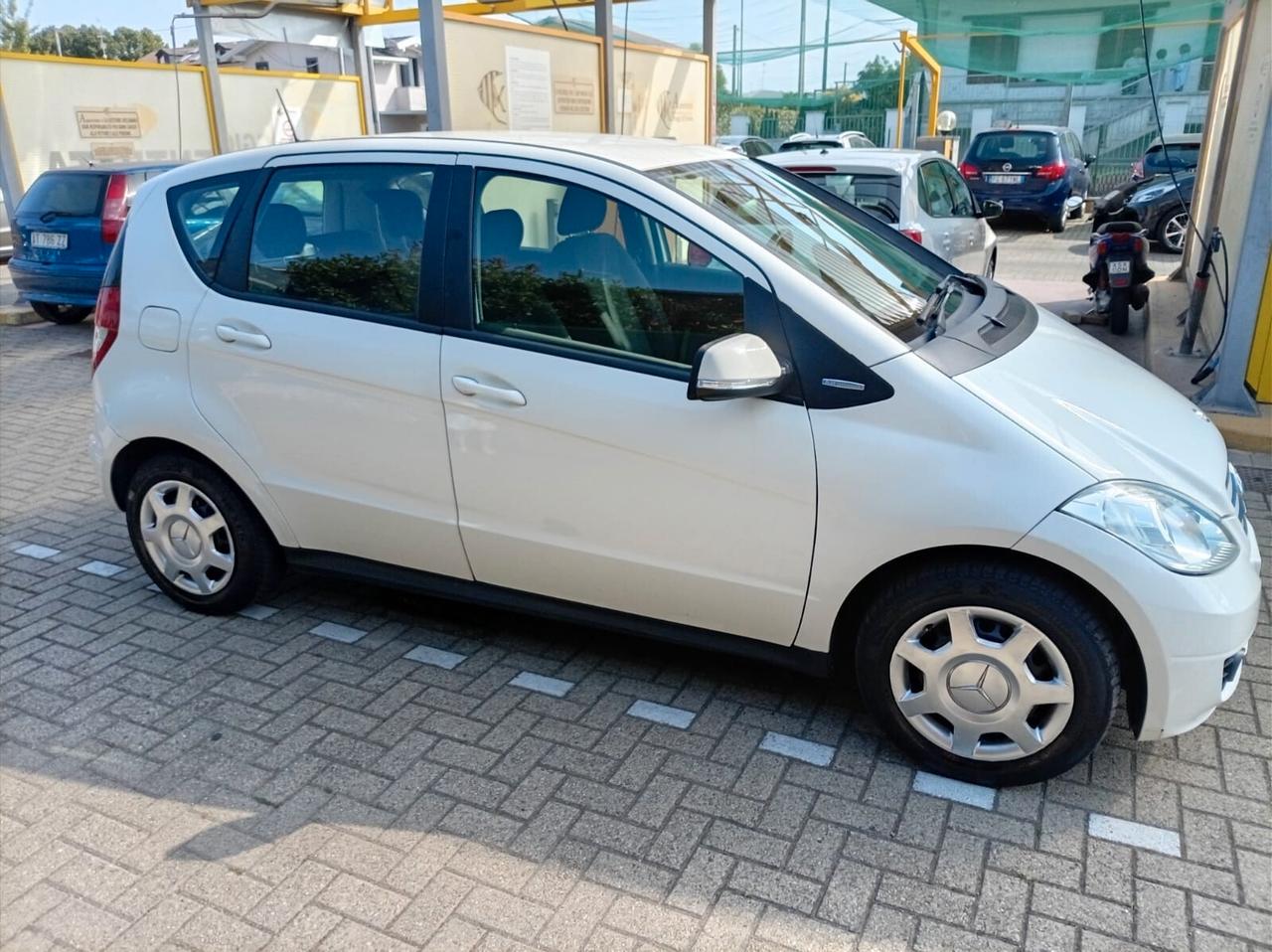 Mercedes-benz A 160 BlueEFFICIENCY Elegance