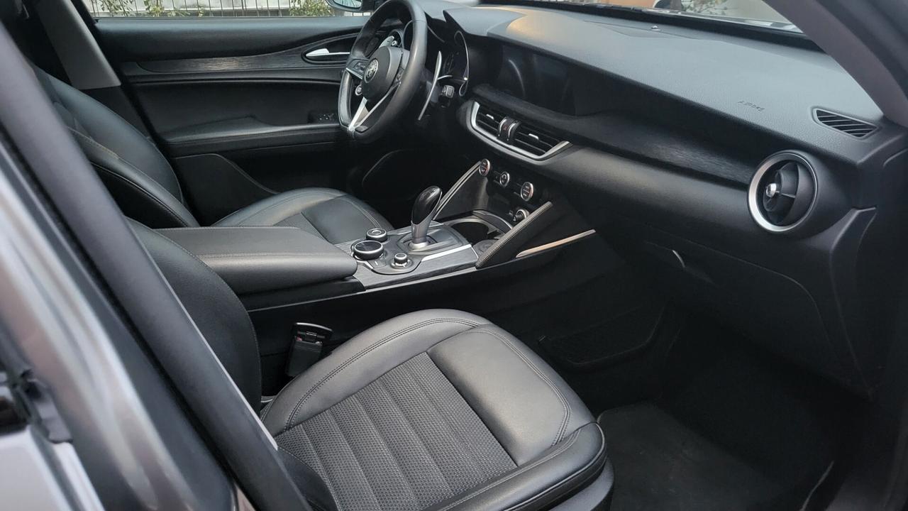 Alfa Romeo Stelvio 2.2 Turbodiesel 190 CV AT8 Q4 Business