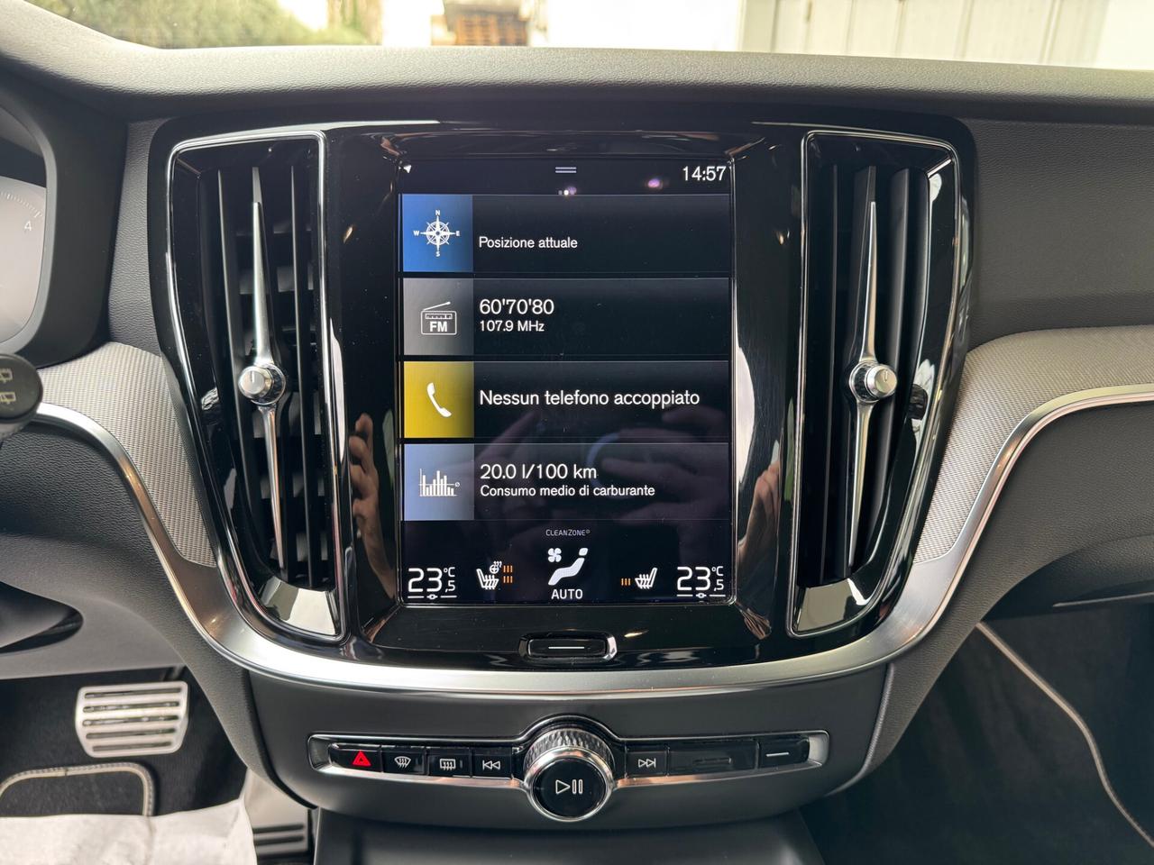 Volvo V60 2.0 b4 R-Design Hybrid GARANZIA 24 MESI