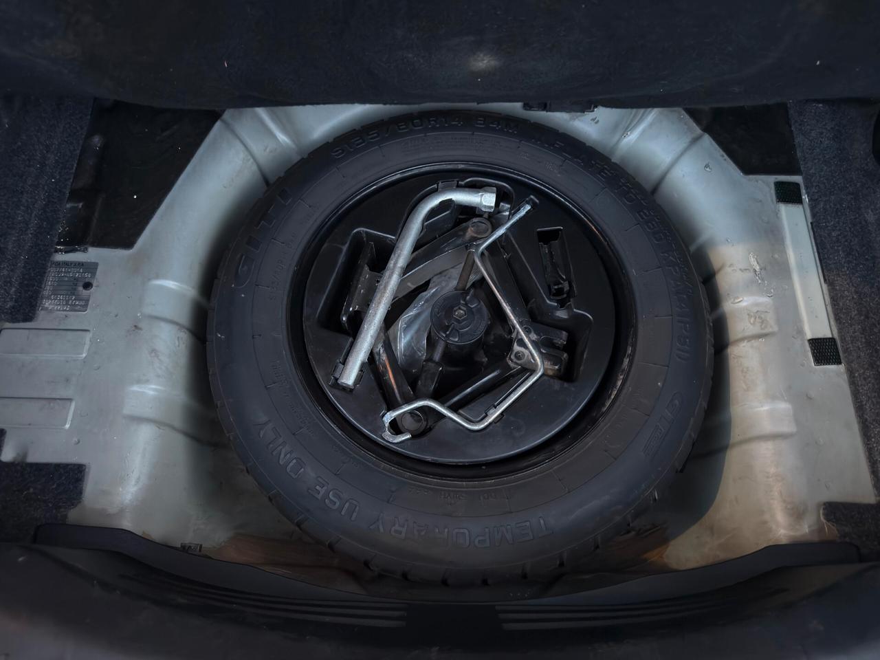 Lancia Ypsilon 1.0 FireFly S&S Hybrid Silver