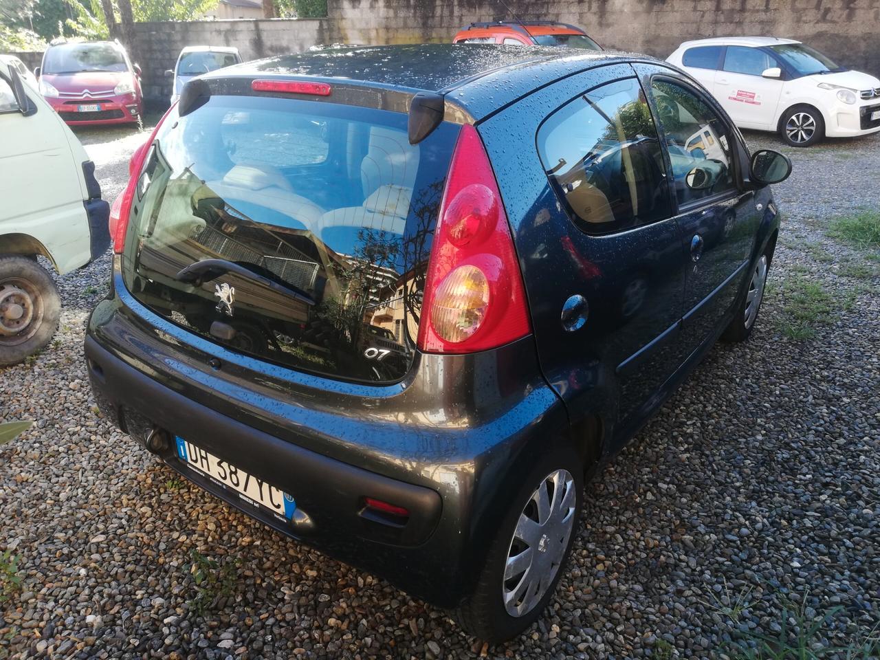 Peugeot 107 1.0 68CV 5p. Sweet Years - 2007