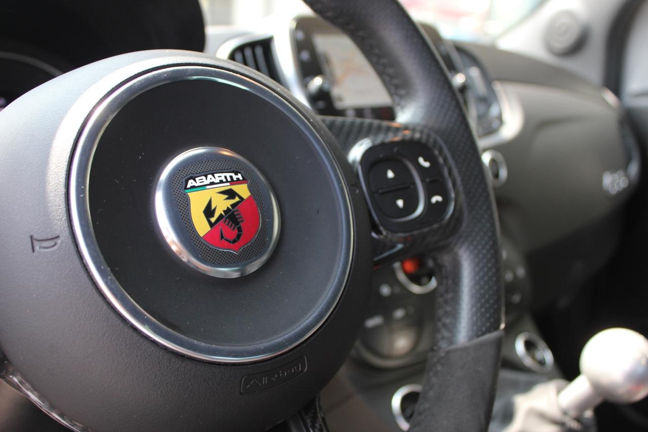 Abarth 595 1.4 Turbo T-Jet 180 CV Esseesse