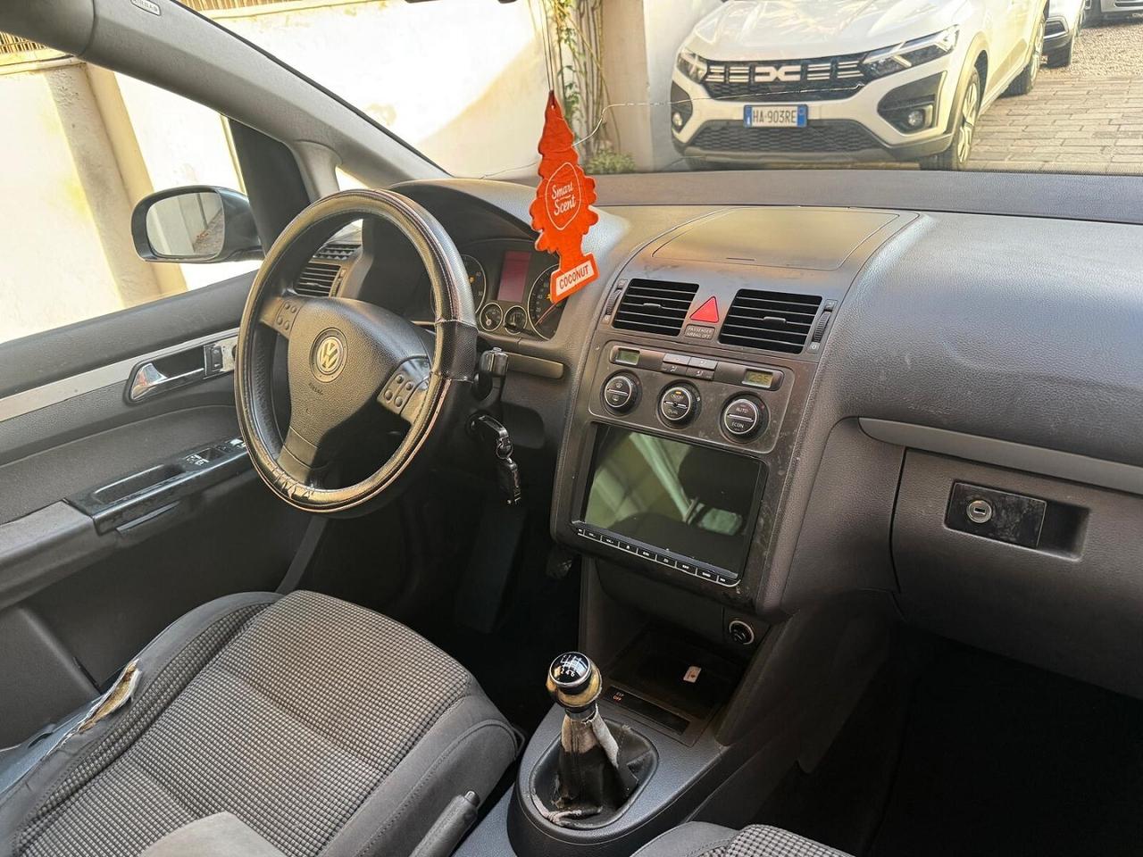VOLKSWAGEN Touran 2.0 16V TDI Highline