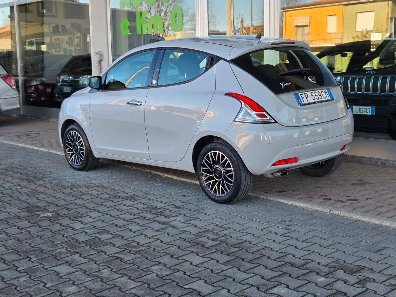 Lancia Ypsilon 1.2 69 CV 5 porte GPL Ecochic Gold