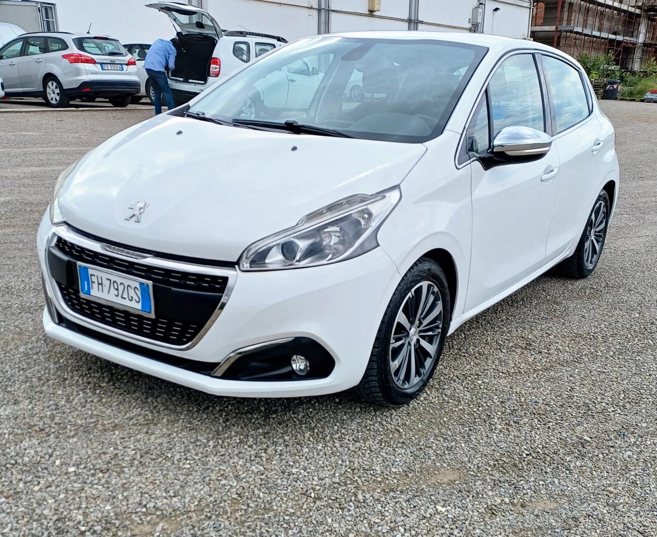 Peugeot 208 PureTech 82 5 porte Allure
