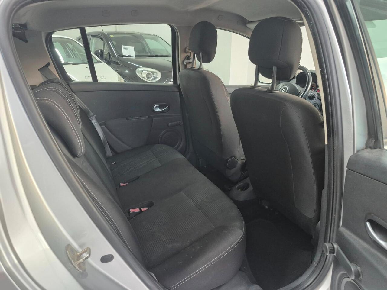 Renault Clio 1.2 16V 5 porte NAVIGA-SENSORI-PARCH-