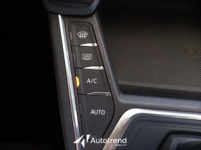 Lynk & Co 01 MY22 1.5 Plug-In Hybrid 261 CV Automatica NAVI TETTO LED