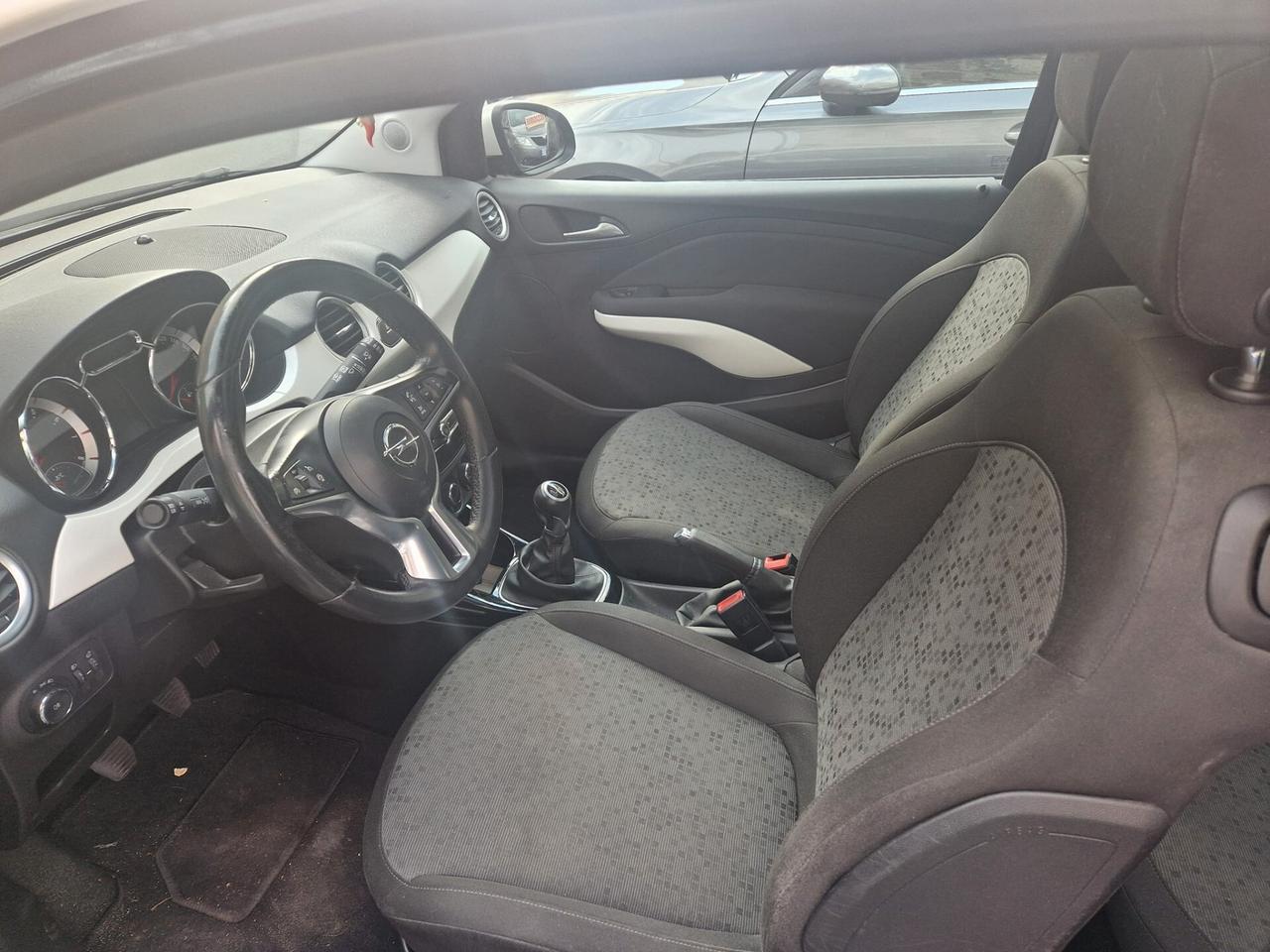 Opel Adam 1.2 70 CV Slam