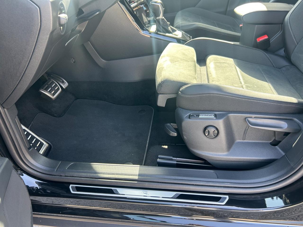 Volkswagen T-Roc 1.5 TSI DSG R-Line