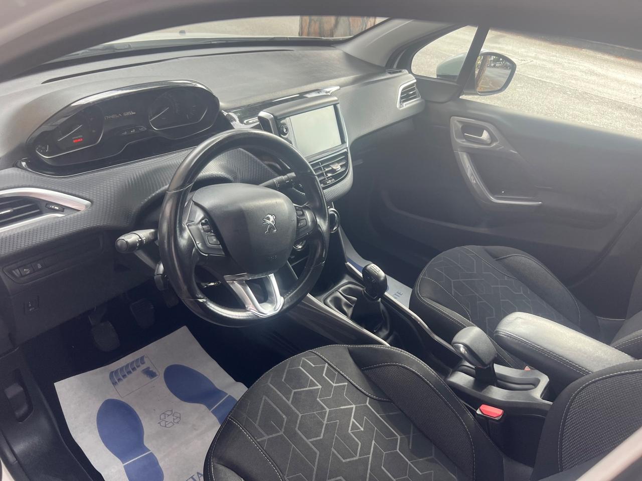 Peugeot 2008 BlueHDi 100 Allure