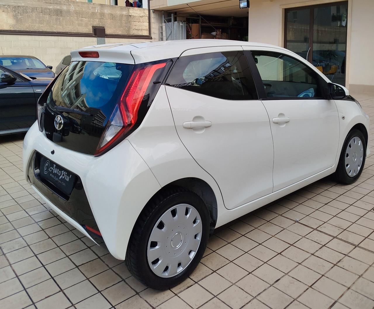 Toyota Aygo 1.0 VVT-i 72 CV 5 porte x-business
