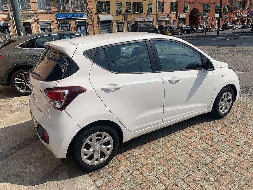 Hyundai i10 1.0 MPI Login -SOLO KM 45.000