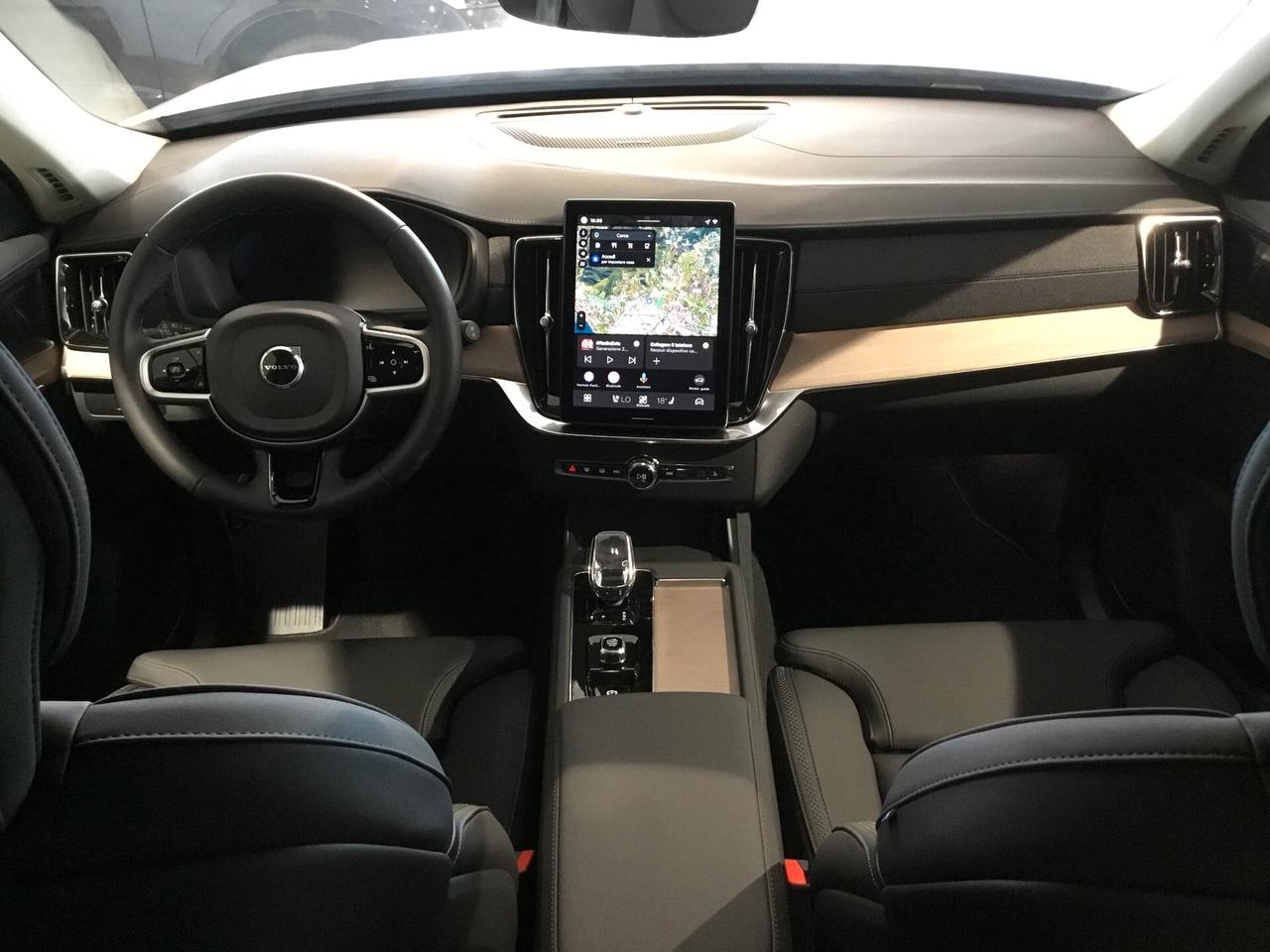 Volvo XC 90 T8 AWD automatico 7 posti PLUS DARK
