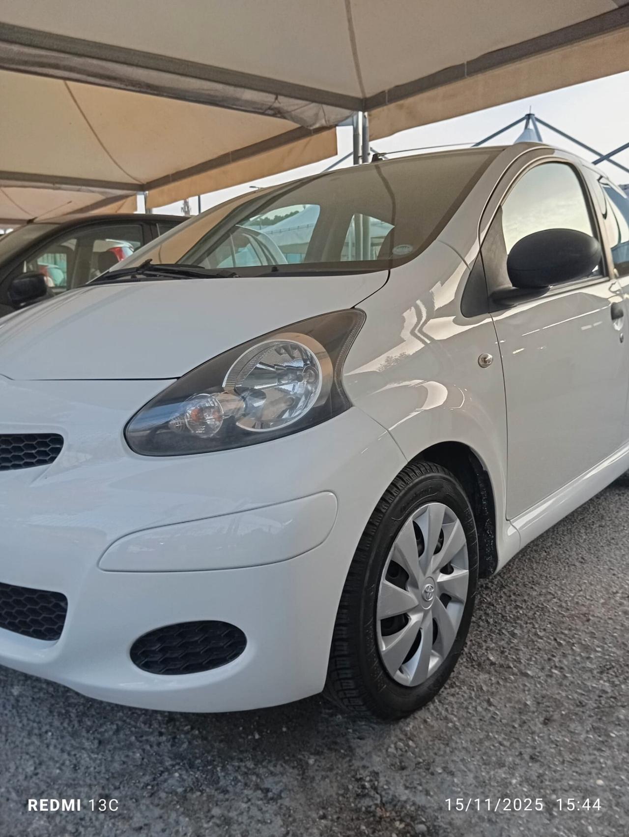 Toyota Aygo 1.0 12V VVT-i 5 porte Deep Ocean Connect