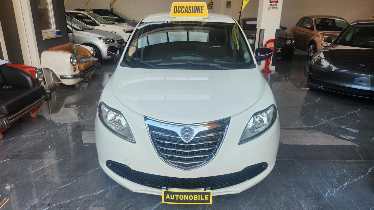 Lancia Ypsilon 1.2 69 CV 5 porte S&S Silver