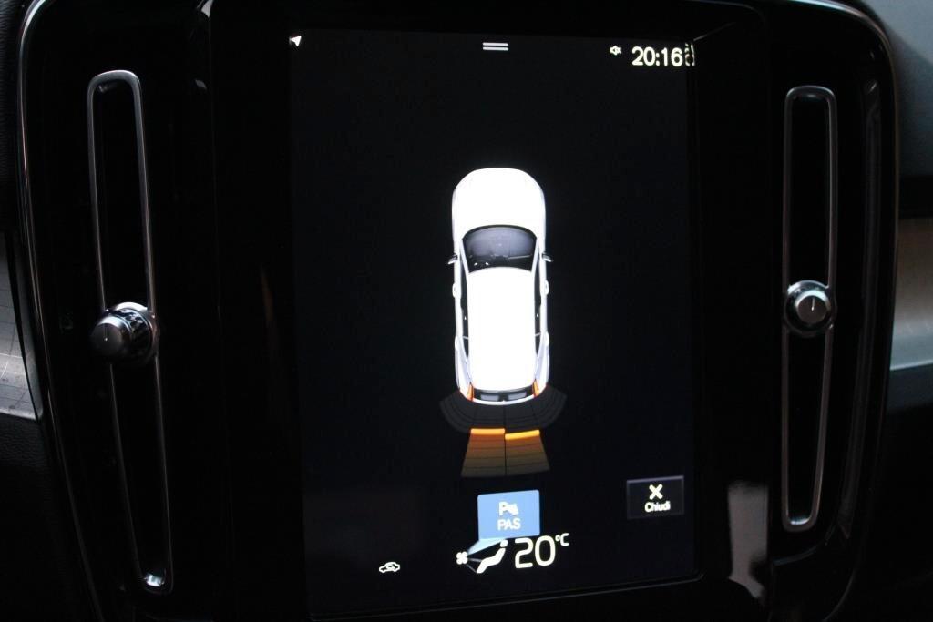 VOLVO XC40 D3 Momentum *FULL LED *Carplay