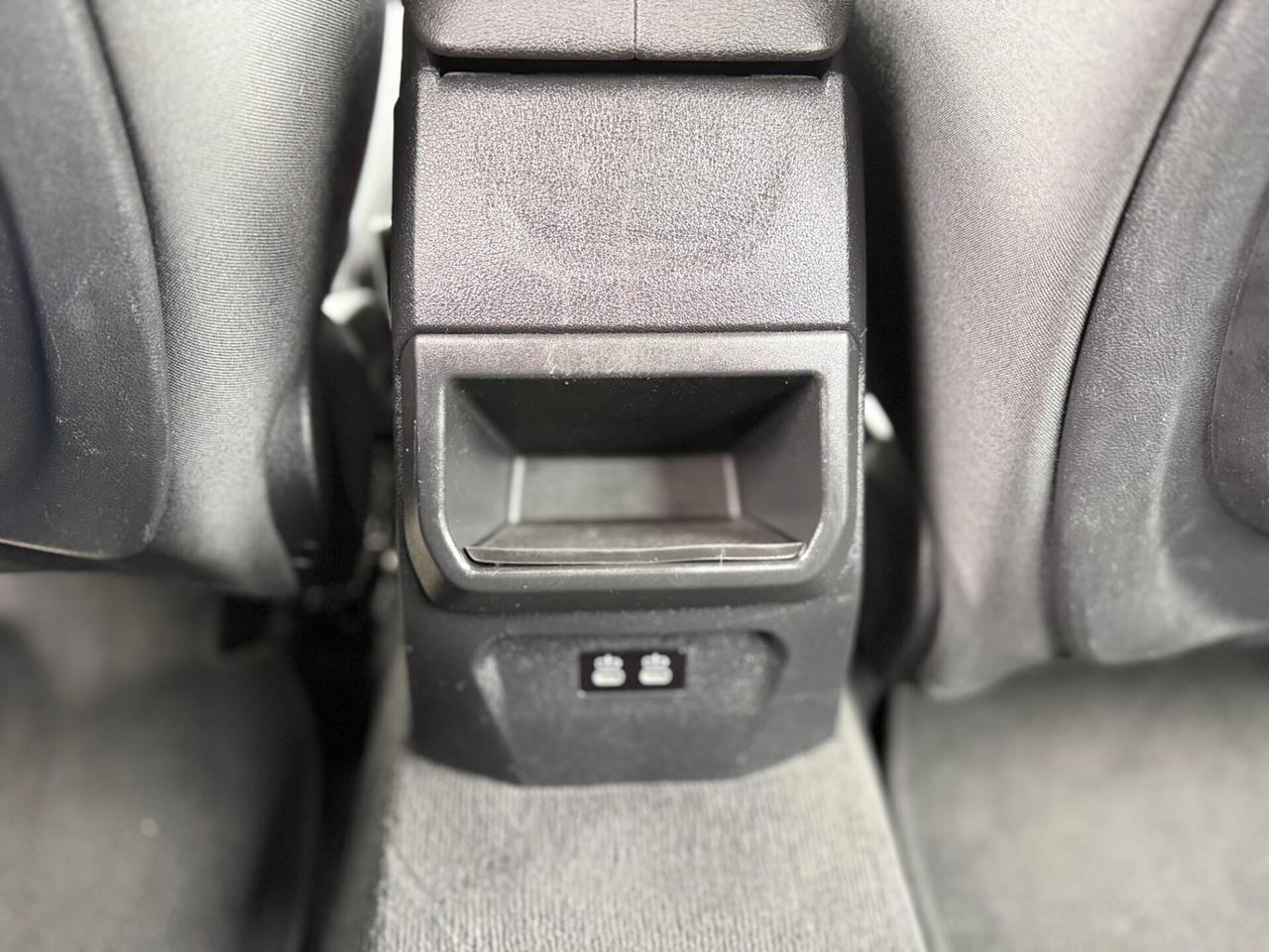 Bmw 116 116d 5p. Business Advantage