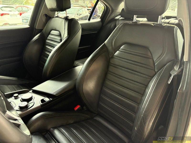 Alfa Romeo Giulia Giulia 2.2 Turbodiesel 210 CV AT8 AWD Q4 Veloce